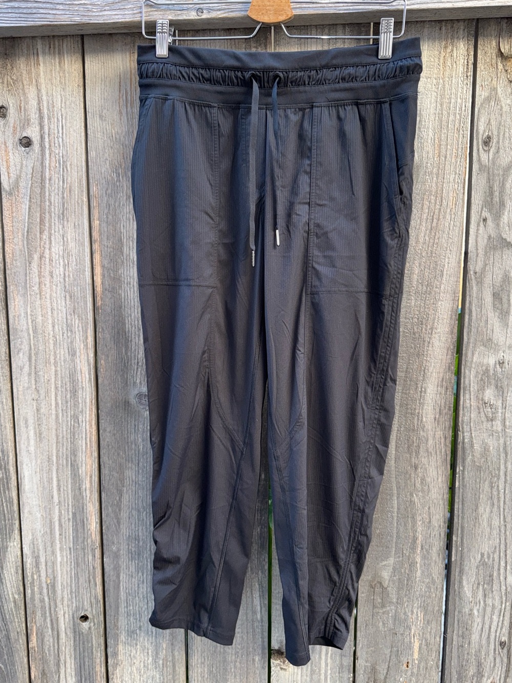 Lululemon Dance Studio MR Crop Black Mid Rise Jogger Pants Size 8